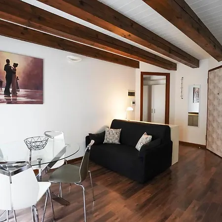 - Via Xxx Ottobre Apartment