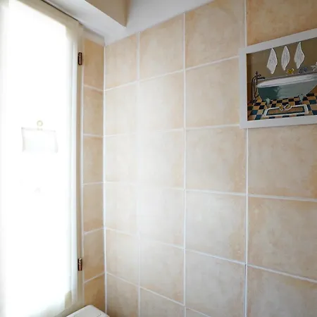 - Via Xxx Ottobre Apartment *